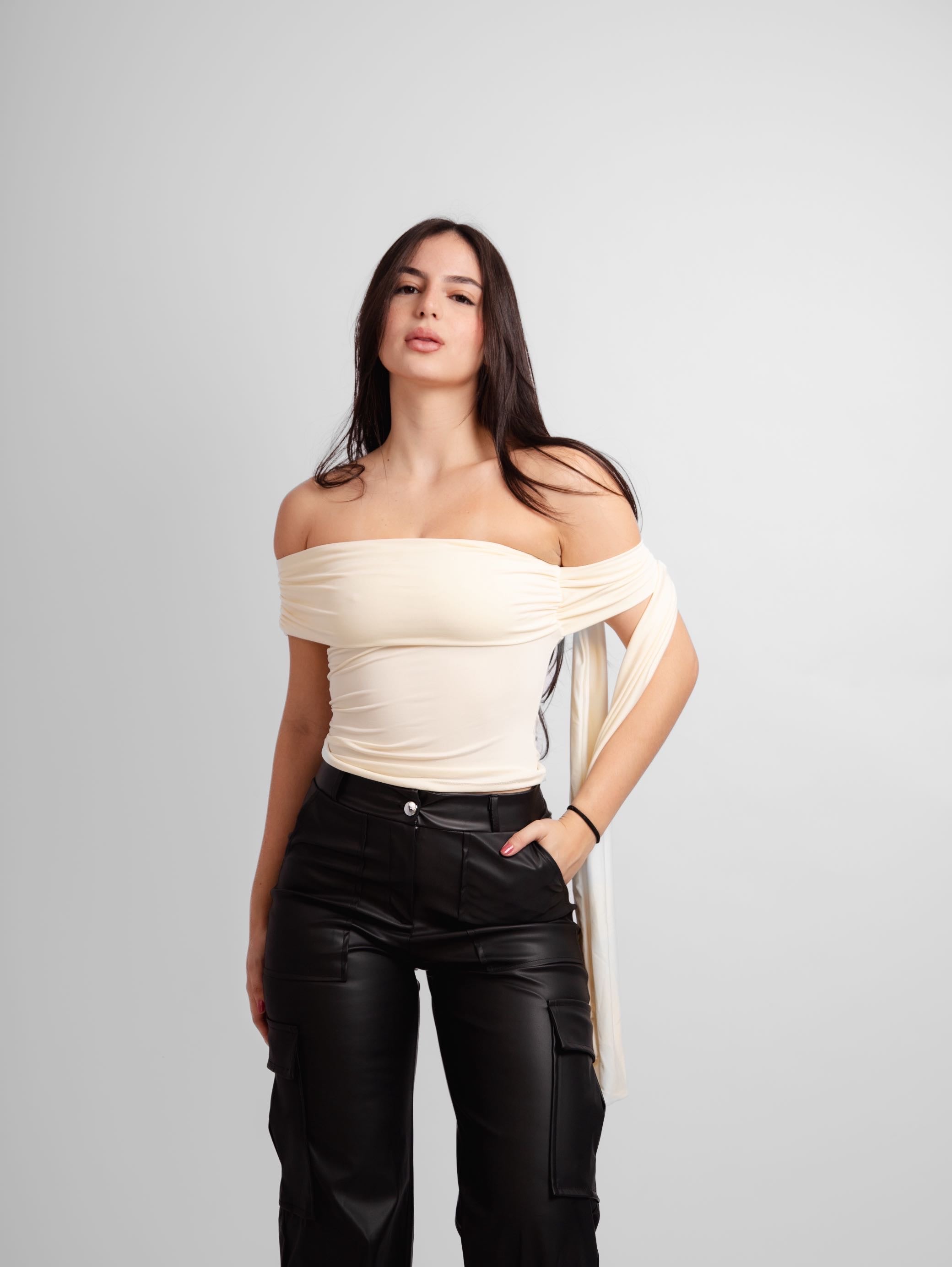 Blusa um ombro eclipse