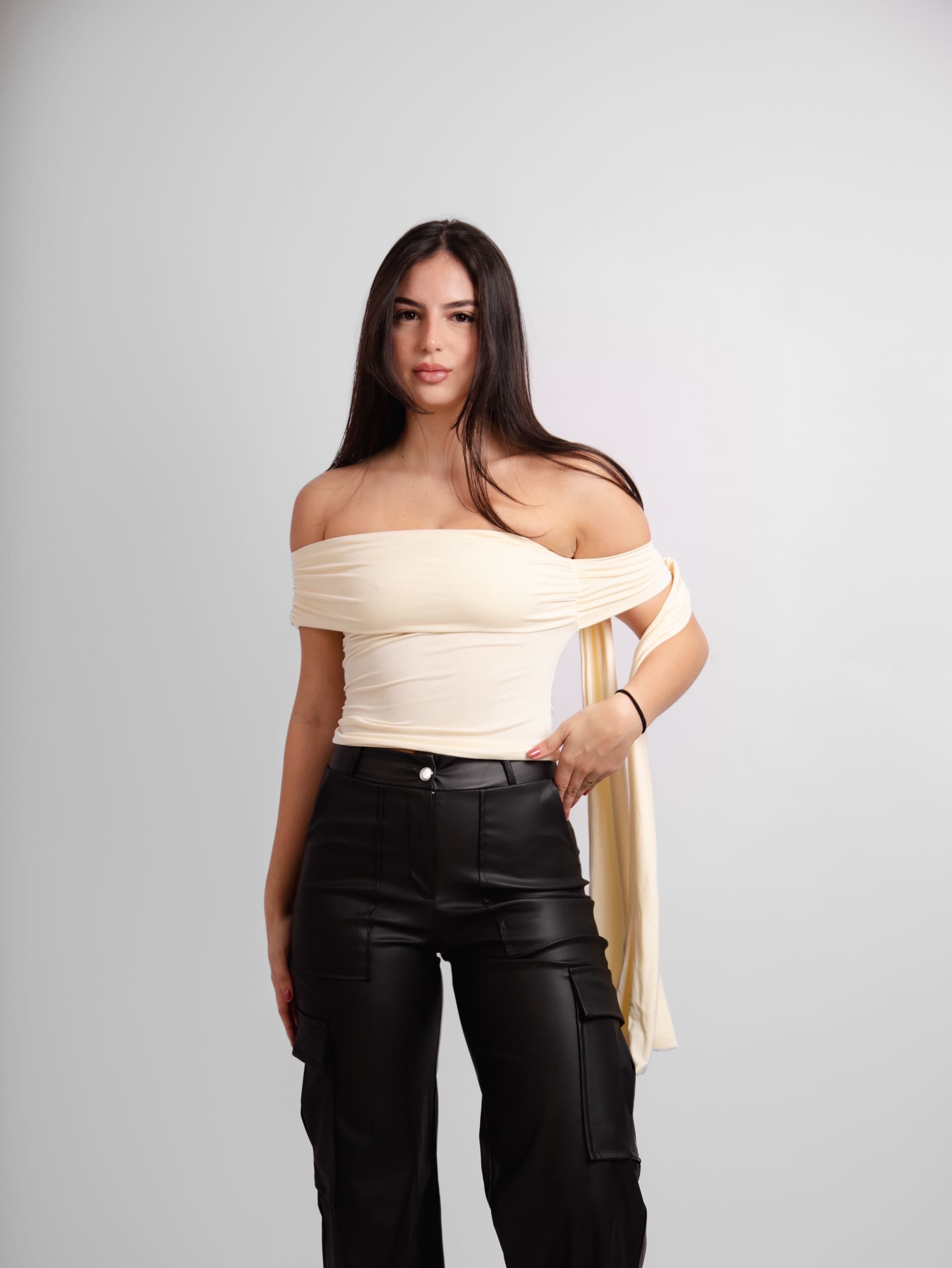 Blusa um ombro eclipse